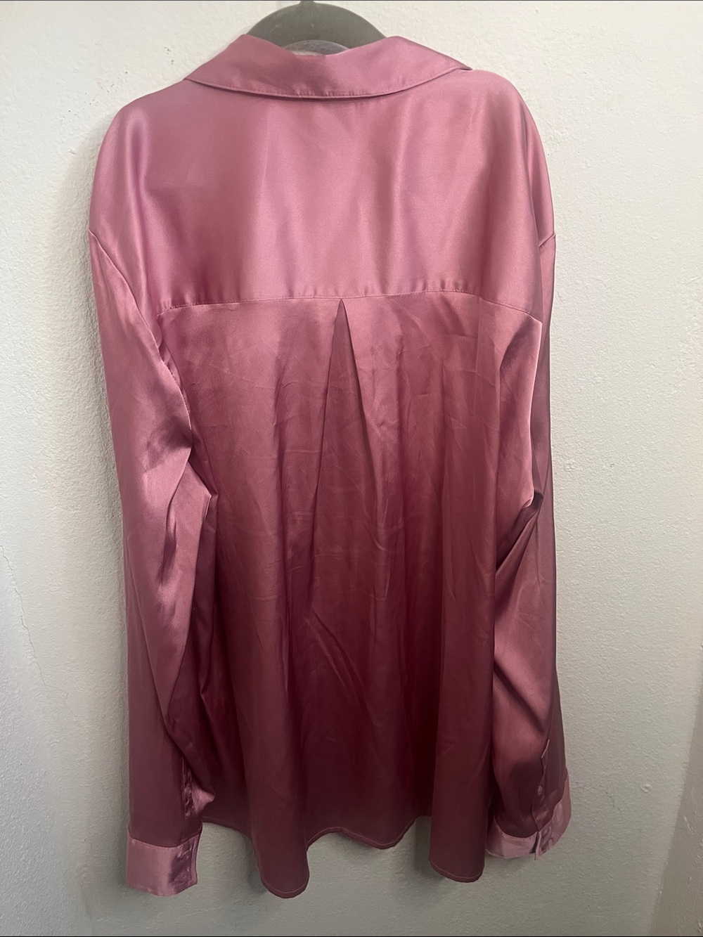 Express Satin Button-Down Blouse in Pink - Picture 4 of 6